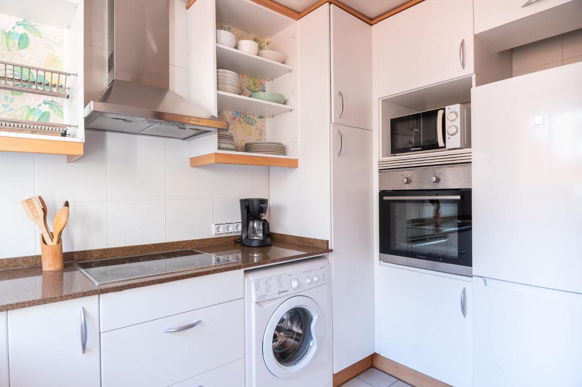 Spacious & Sunny Apt With Terrace In The City Center บาร์เซโลนา ภายนอก รูปภาพ