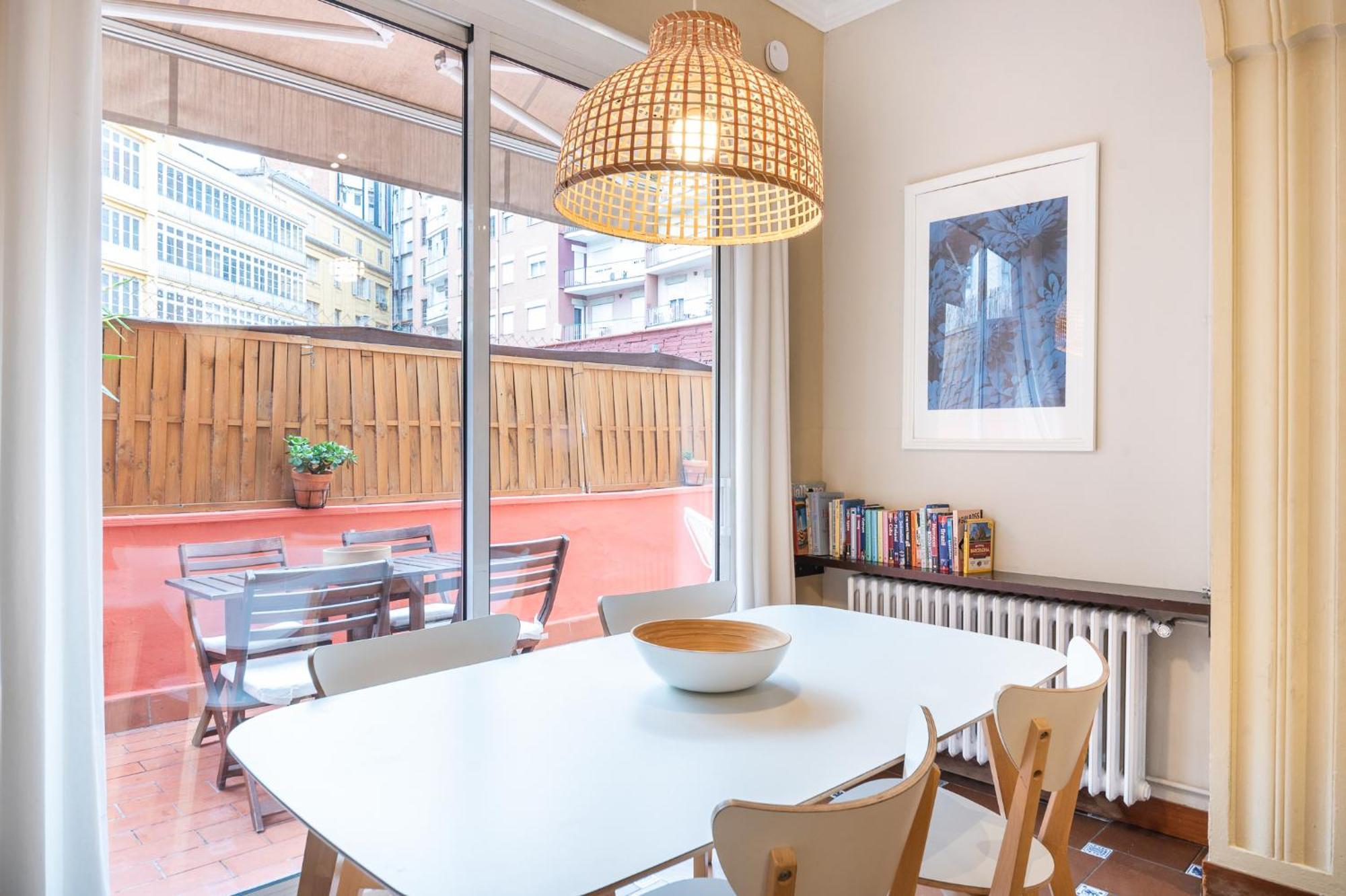 Spacious & Sunny Apt With Terrace In The City Center บาร์เซโลนา ภายนอก รูปภาพ