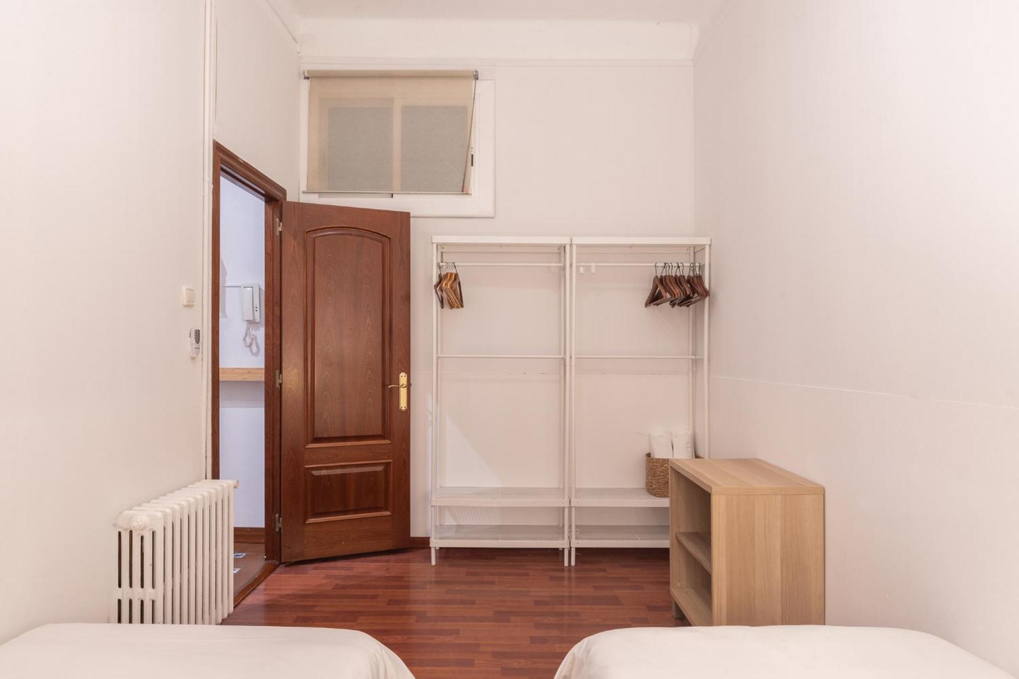 Spacious & Sunny Apt With Terrace In The City Center บาร์เซโลนา ภายนอก รูปภาพ